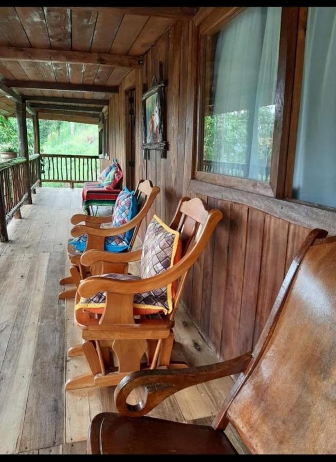 Hostal Y Cabanas Los Juanes 贾丁 外观 照片